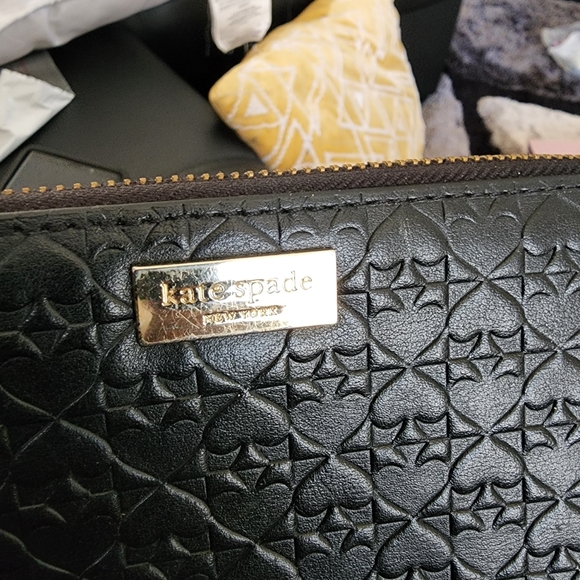 Kate Spade ♠️ Wallet - Picture 2 of 7